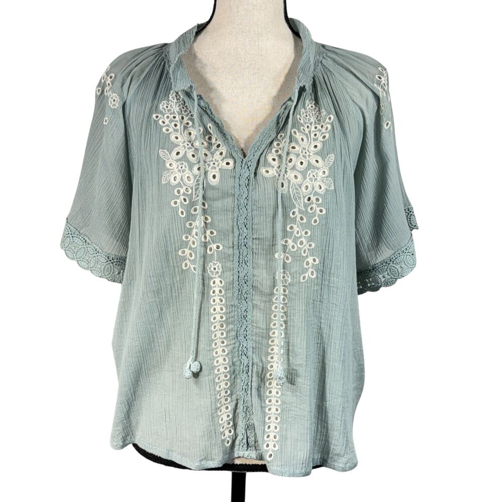 Chelsea & Theodore Medium Top Floral Eyelet Crochet Gauzy V-Neck Lightweight New